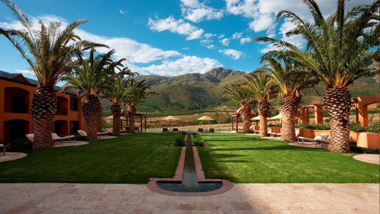 La Residence - Palm Courtyard